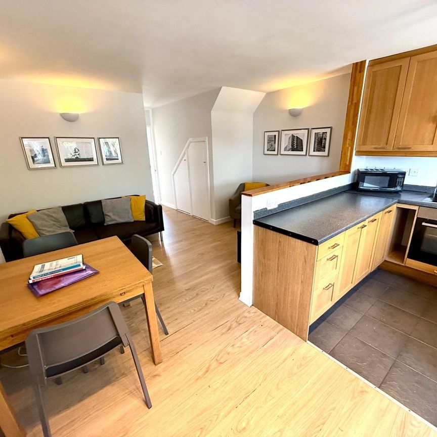 4 Bed End Terrace, Lodge Road, SO14 - Photo 1