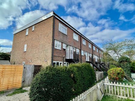 2 bedroom maisonette to rent - Photo 3