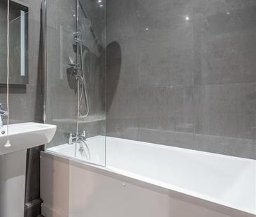 Room in a Shared House, Wanlip Road, E13 - Photo 5