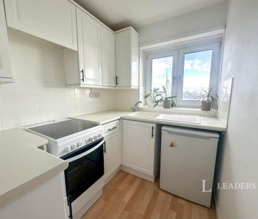 1 bedroom apartment to rent South Street, Gosport, Hampshire, PO12 - Photo 2