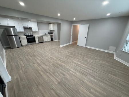 Large Ground Level Suite - Photo 3