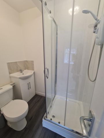 Two Bedroom first floor Flat - Photo 3