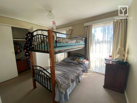 8 Middlesex Crescent, Shepparton - Photo 4