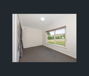 CLOSE TO UNE CAMPUS - Photo 5