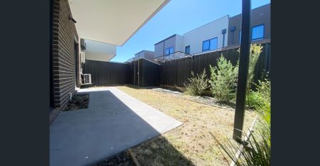 Immaculate Modern Family Home - Photo 5