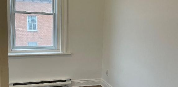 Grand 6½ avec WiFi Inclus • Ville-Marie • Disponible MAINTENANT • 1 825$/mois - Photo 2