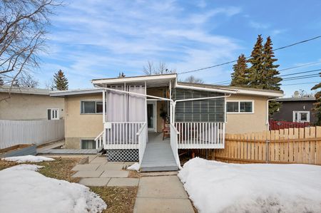 7347 Huntertown Crescent Northwest, Calgary - Photo 2