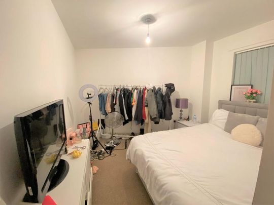 1 bedroom property to rent - Photo 1