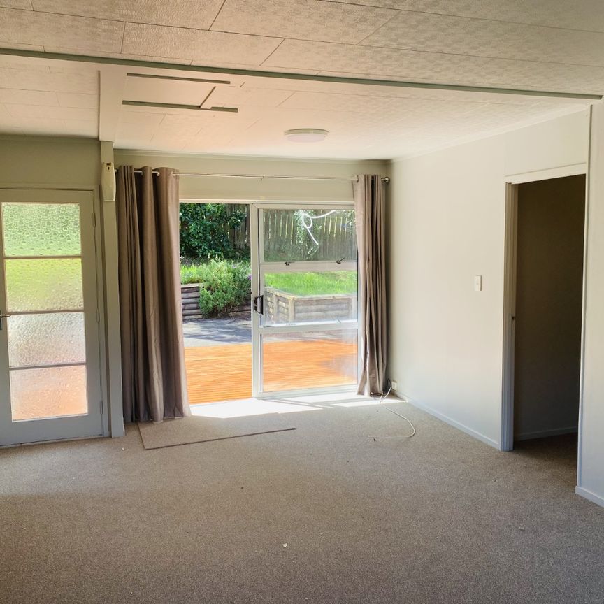 Property Management46 Trias Road, Sunnynook - House for Rent - Photo 1