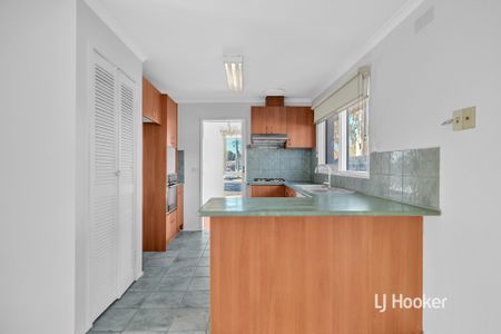 93 Huntingfield Drive, Hoppers Crossing VIC, Belconnen - Photo 5