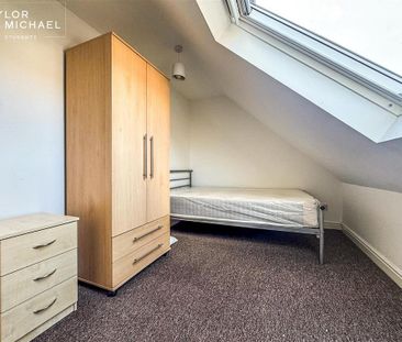 5 bedroom semi-detached house to rent - Photo 4