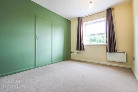 1 bedroom ground floor flat to rent - Photo 4