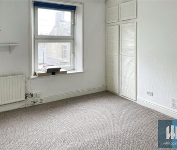 4 bedroom apartment to rent - Photo 2