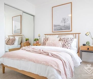 Robina’s Contemporary Gem – Terrace Living with Supreme Comfort and... - Photo 2