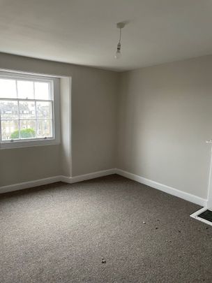 2 Bed Flat, Caledonia Place, BS8 - Photo 1