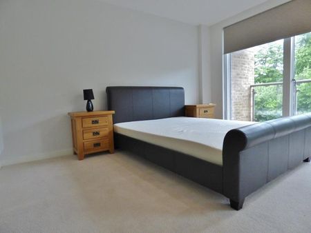 2 bedroom flat to rent - Photo 2