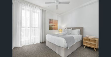 EXPERIENCE COASTAL LIVING AT ITS BEST - 3 BEDROOM FULLY FURNISHED STYLISH APARTMENT - Photo 4