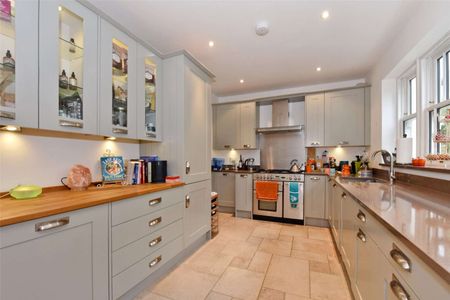 Beautifully presented cottage in lovely village - Photo 5