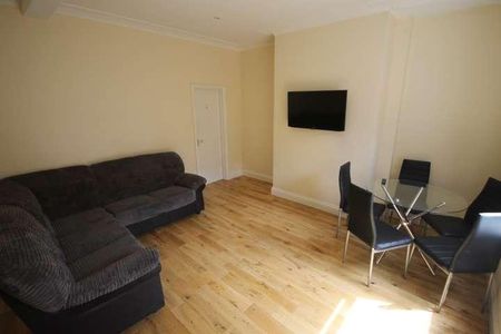 Lucas Place, Woodhouse, Leeds, LS6 - Photo 4