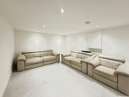 3 bedroom terraced house to rent - Photo 2