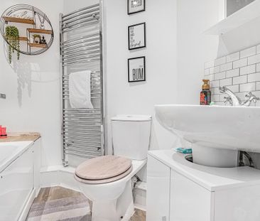 2 bedroom end of terrace house to rent - Photo 5