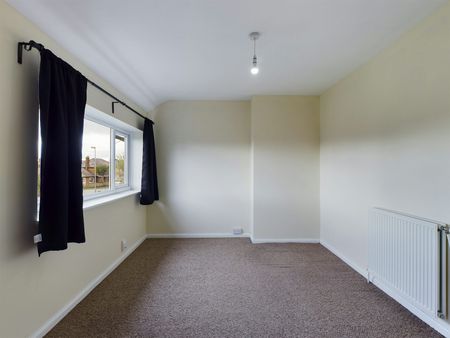 Terraced House to rent on - Photo 3