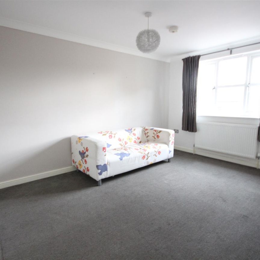 1 bedroom Apartment to let - Photo 1