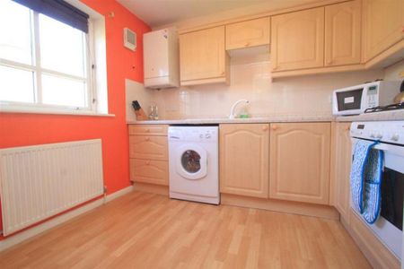 2 bedroom flat to rent - Photo 4