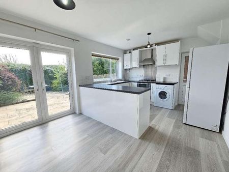 County Park Avenue, Halesowen, Birmingham, B62 - Photo 3