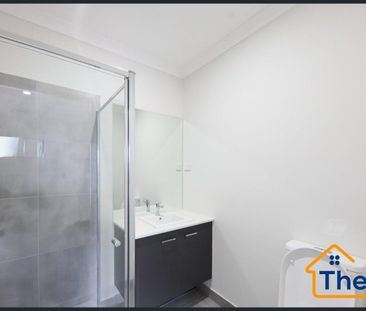 !1Family Home in Tarneit!! - Photo 5