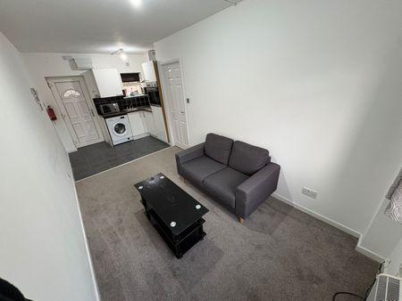 1 Bed Flat, Brook Road, M14 - Photo 4