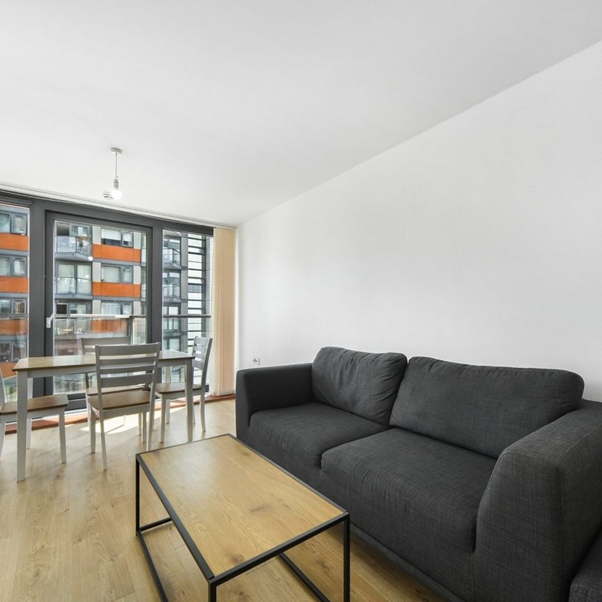 1 Bed Flat, Proton Tower, E14 - Photo 1