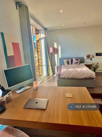 1 bedroom in a flat share to rent - Photo 3