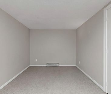For Lease - 831 Regal Crescent Unit# Lower, Pickering, Ontario - Photo 5