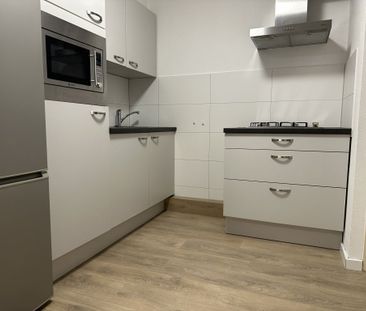 Ruim halfvrijstaand geheel gerenoveerd woonhuis nabij centrum Heerl... - Photo 2