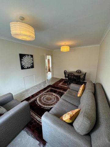 5 bedroom semi-detached house to rent - Photo 2