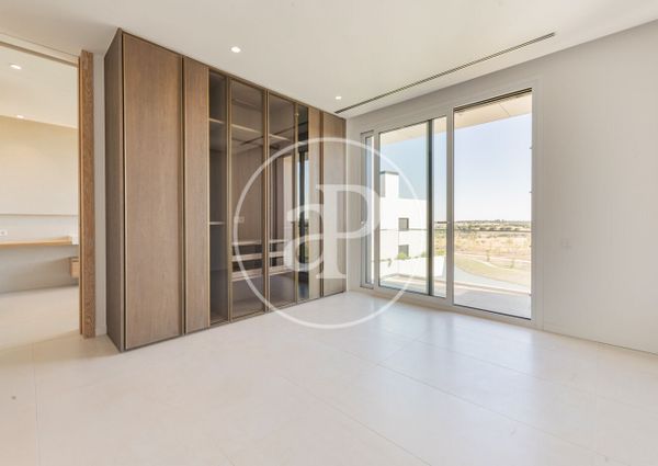 Triplex penthouse for rent in La Finca