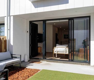 Step Into Contemporary Comfort – Near New Terr... - Photo 4