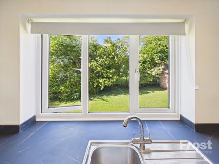 Lowestoft Drive, Slough, Berkshire,SL1 - Photo 2