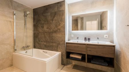 Middle Floor Apartment in Elviria - Photo 2