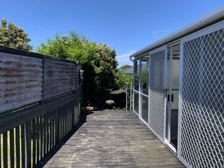 90 Matipo Road, Te Atatu Peninsula, Auckland - Photo 5