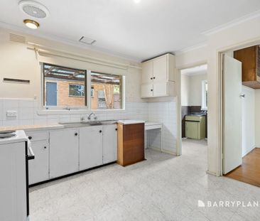Spacious Family Home in Prime Nunawading Location - Photo 4