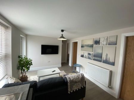 3 bed Apartment for Rent - Photo 2