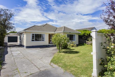 Charming Character Home in St Albans - Photo 5