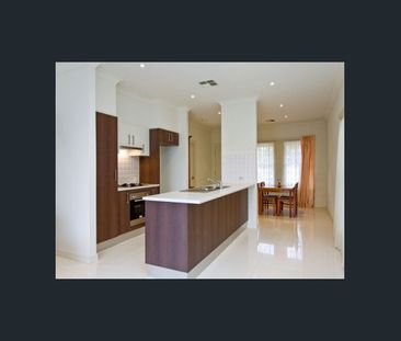 BEAUTIFUL TWO BEDROOM IN GREAT LOCATION - Photo 3