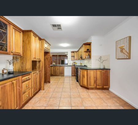 32 Clifford St, Dover Gardens, SA 5048 - Photo 2