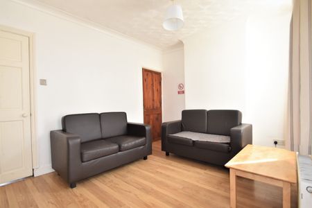 3 bedroom terraced house to rent - Photo 2
