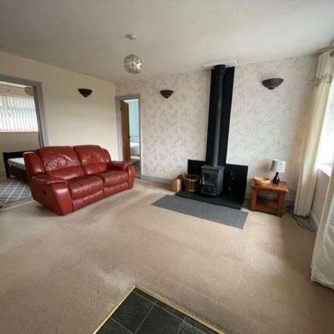 2 bedroom semi-detached bungalow to rent - Photo 1