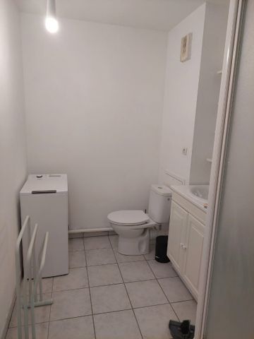 Location Appartement 40m² HENIN BEAUMONT 62110 - Photo 4