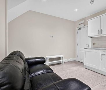 Apt 2, 18 Claremont Street, Belfast, BT9 6AP - Photo 1